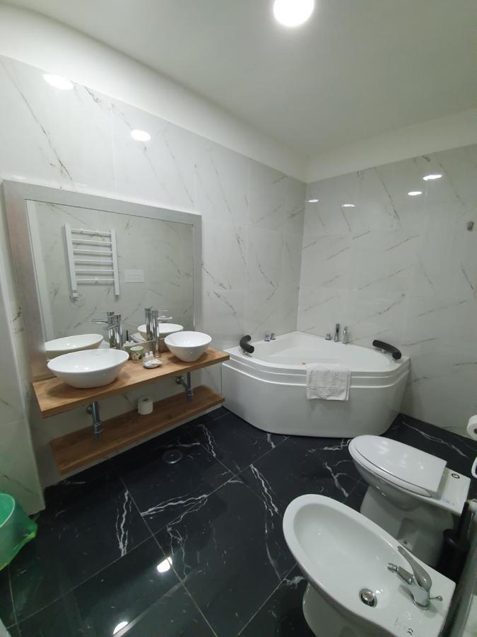 Boutique Dei Greci Hotel Наполи Екстериор снимка
